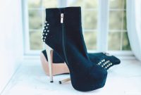 How To Choose The Right Shoes For Different Outfit Styles